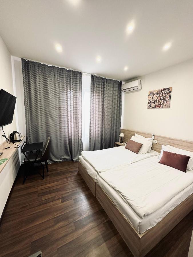 Nava Hotel エレバン エクステリア 写真
