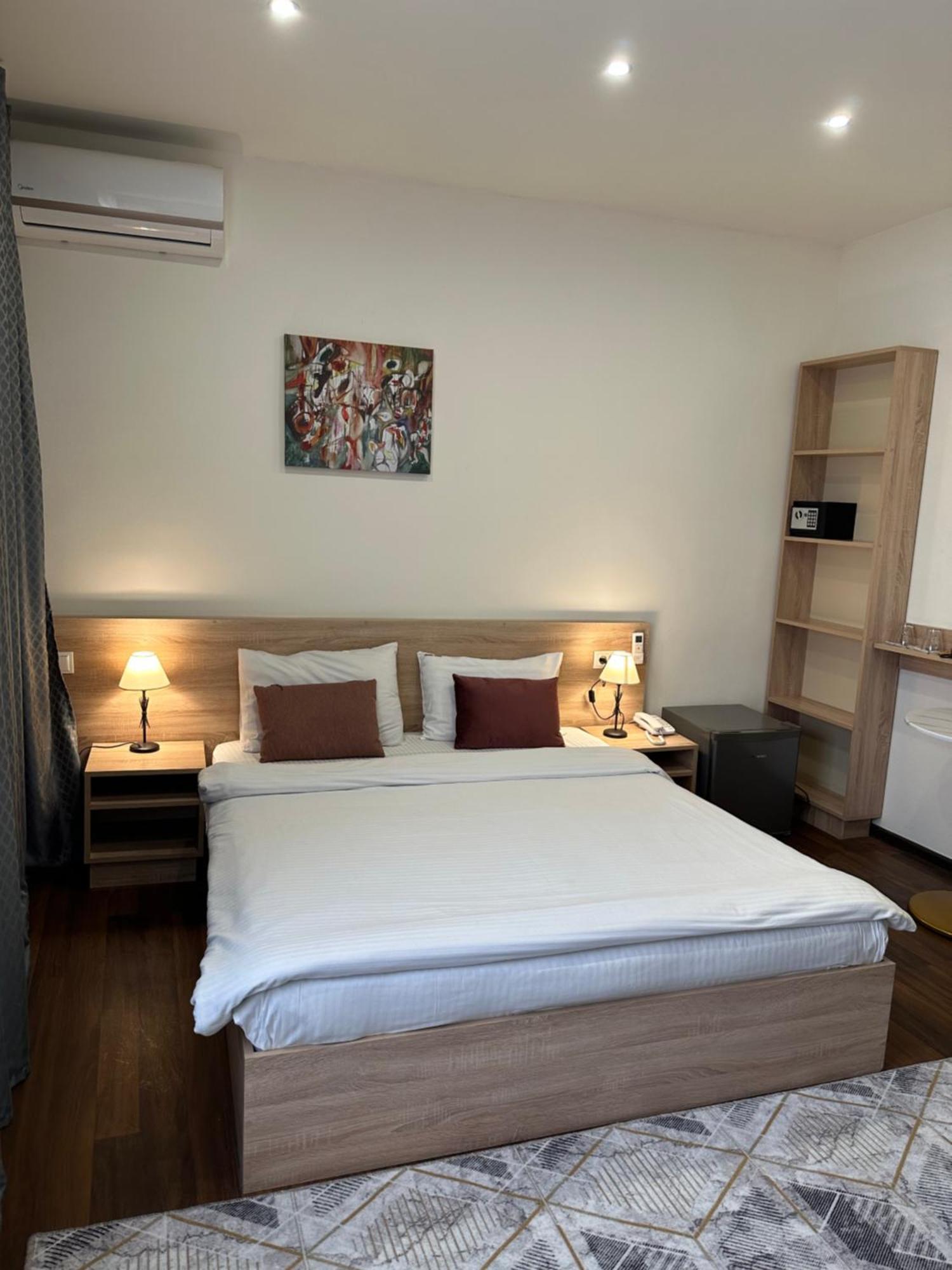 Nava Hotel エレバン 部屋 写真