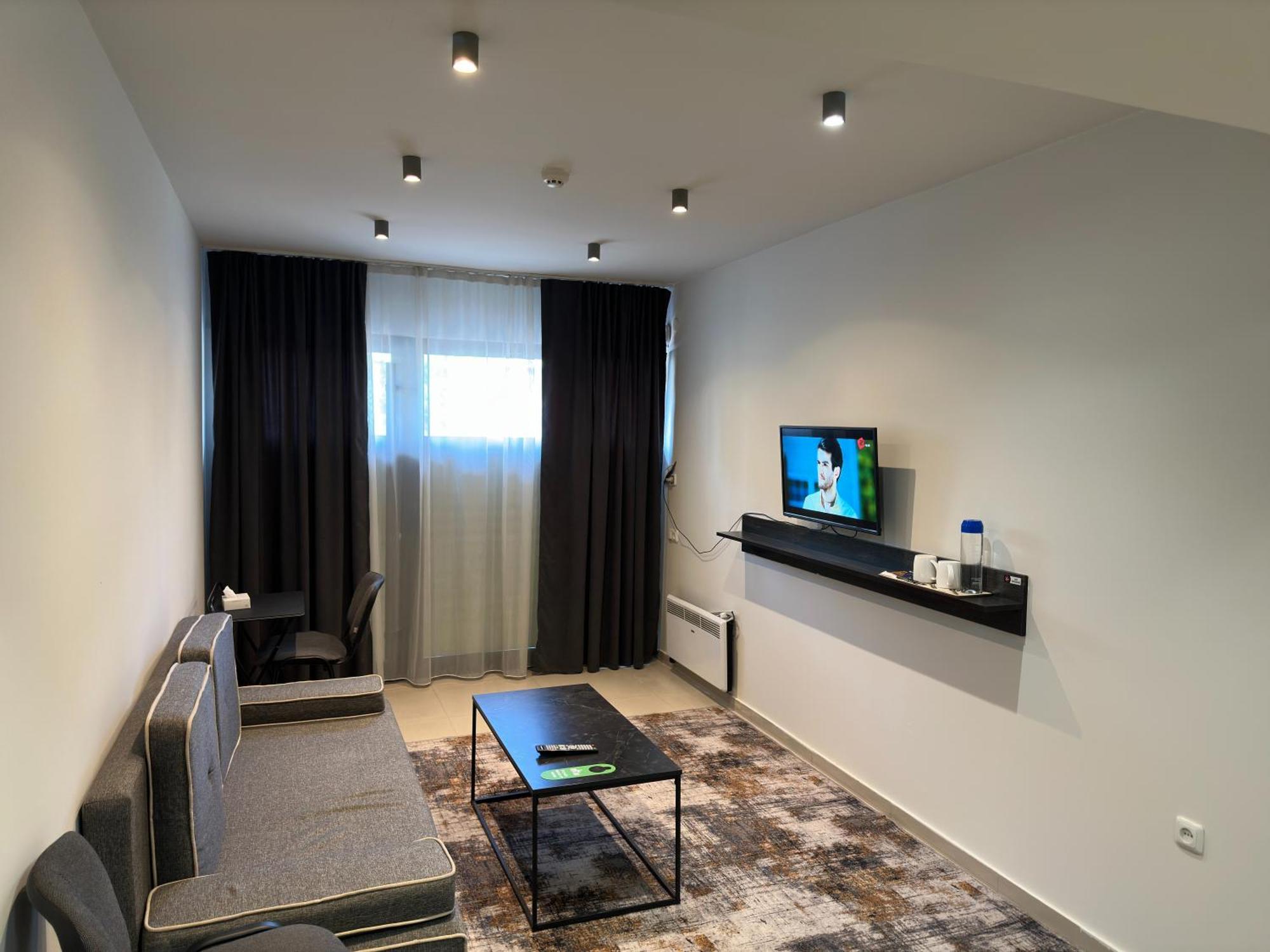 Nava Hotel エレバン エクステリア 写真