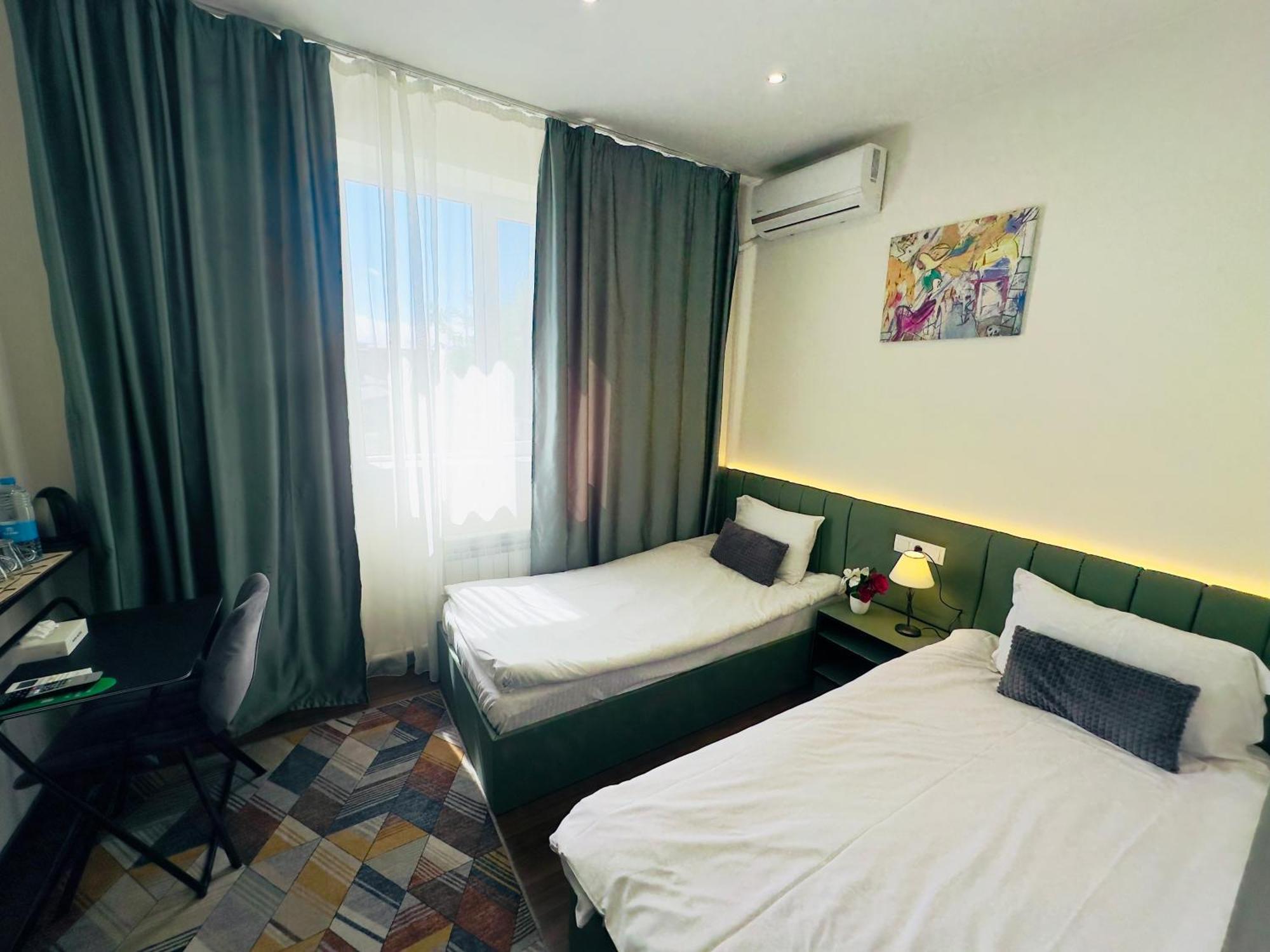 Nava Hotel エレバン エクステリア 写真